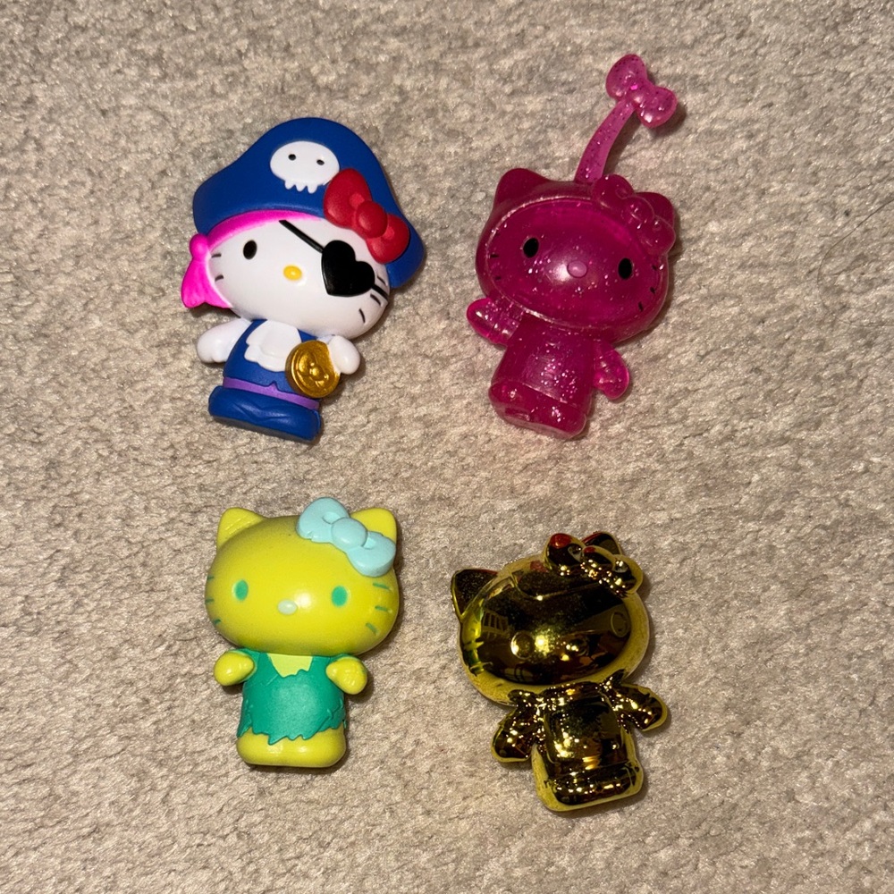 Hello Kitty Figurines Set (4)